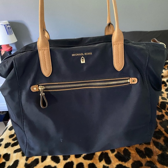 Nylon Michael Kors tote - Picture 2 of 5